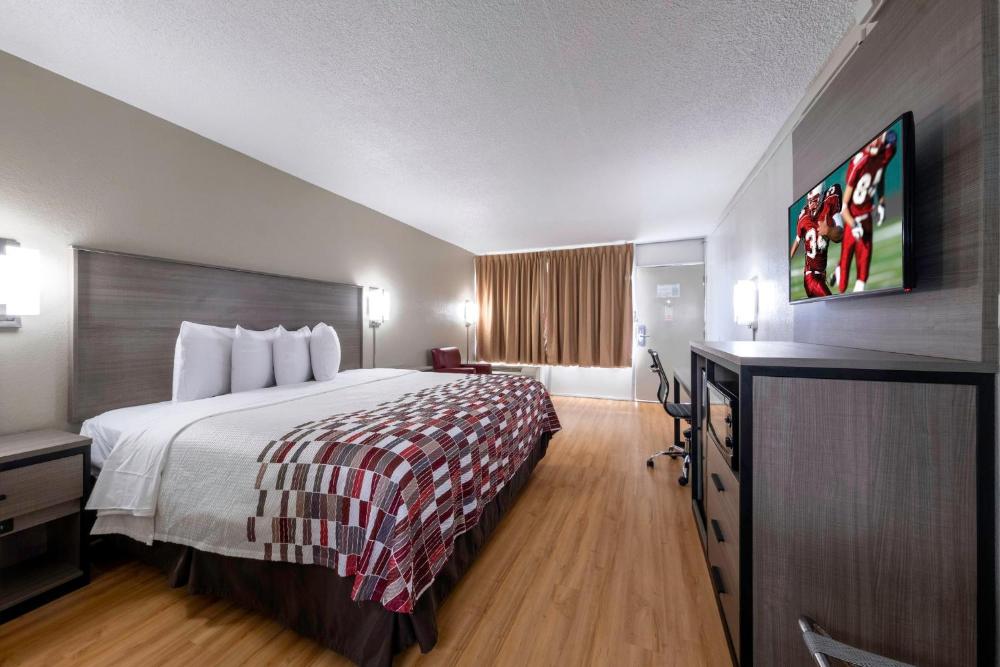 Superior King Room Smoke Free interior